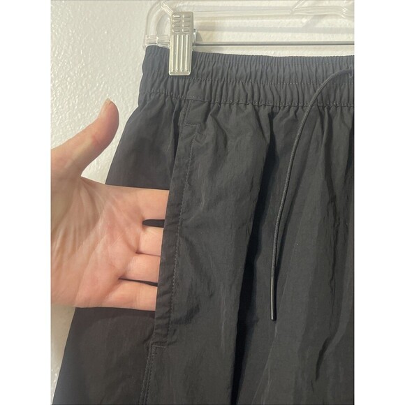 NIKE Windrunner High-Waisted Woven Open-Hem Pants Size XS Black NEW FV7655-010 - Picture 4 of 15